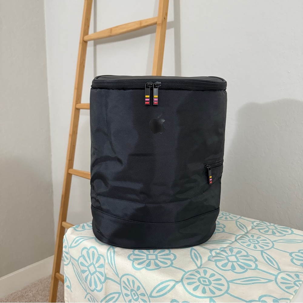 [NEW] EXCLUSIVE Apple logo backpack cooler